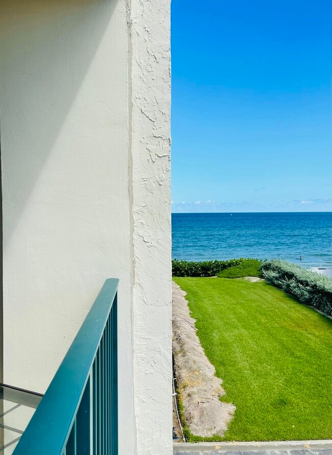 Building Photo - 1237 Hillsboro Mile