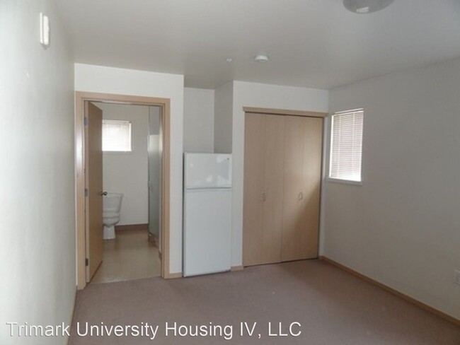 Building Photo - 4548 20th Ave NE