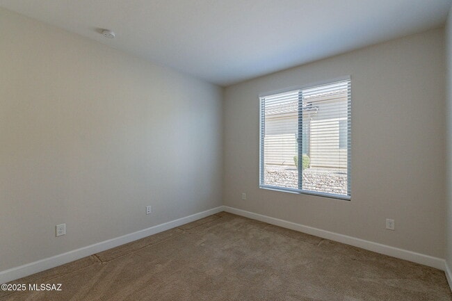 Building Photo - 39548 S Summerwood Dr