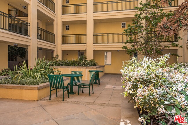 Building Photo - 13075 Pacific Promenade