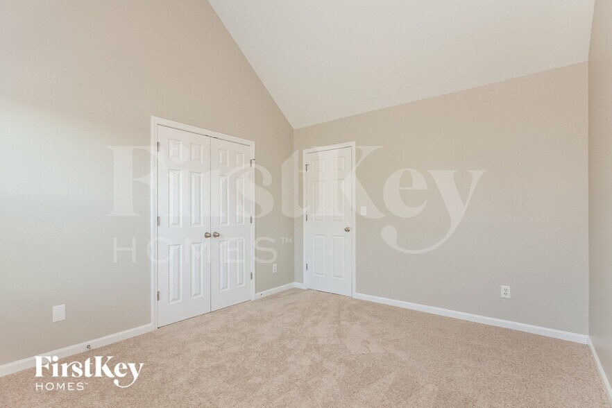 Building Photo - 8524 Ridgeline Ln