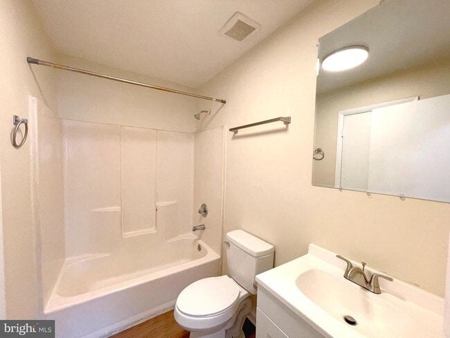 Building Photo - 21339 Brighton Ave