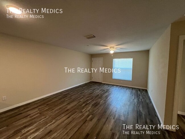 Building Photo - 106 Walnut Dr