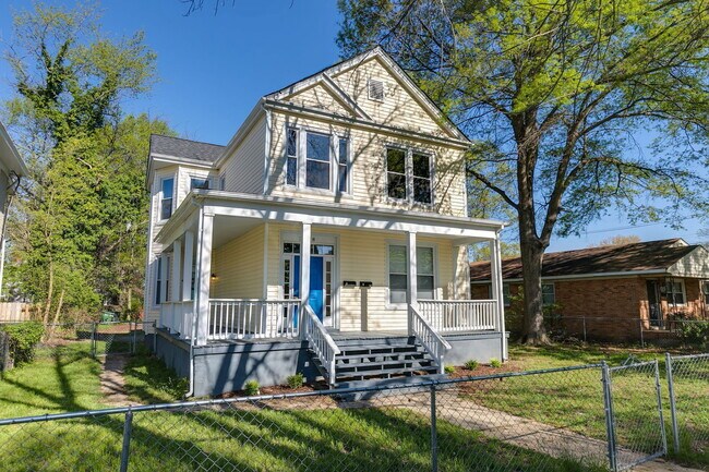 Building Photo - 3418 Carolina Ave