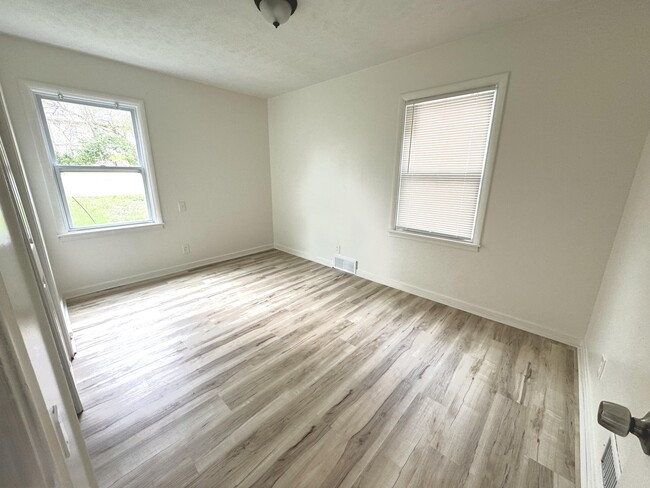 Building Photo - 4022 N 42nd St