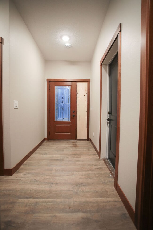 Building Photo - 1926 W 6th St