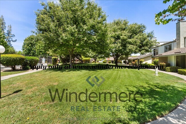 Building Photo - Easy Living in a Cozy West Sac Community!