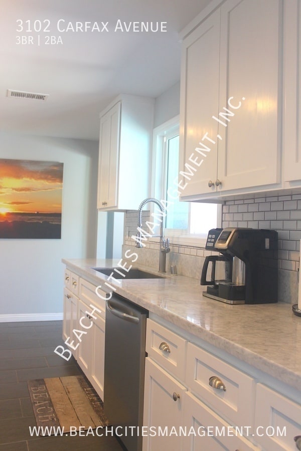 Building Photo - 3102 Carfax Ave