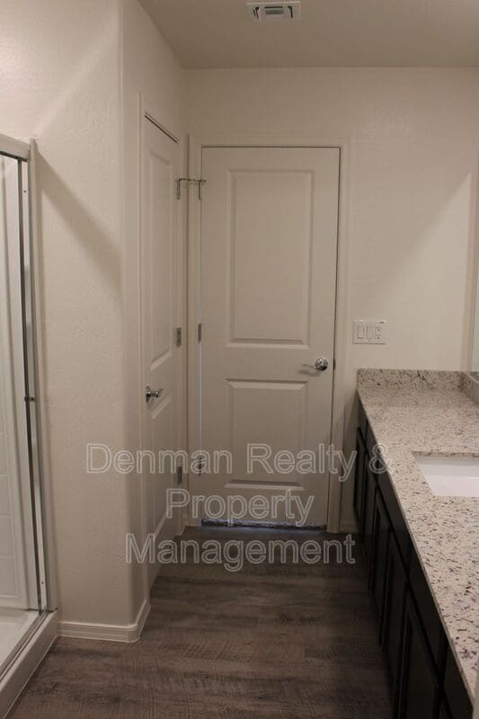 Building Photo - 1552 E Inouye Dr