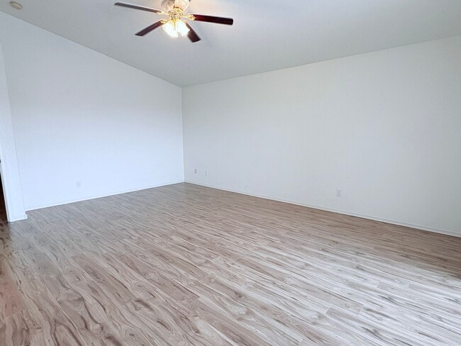 Building Photo - Spacious 4BR/3BA Two-Story Home Near Sabino Canyon