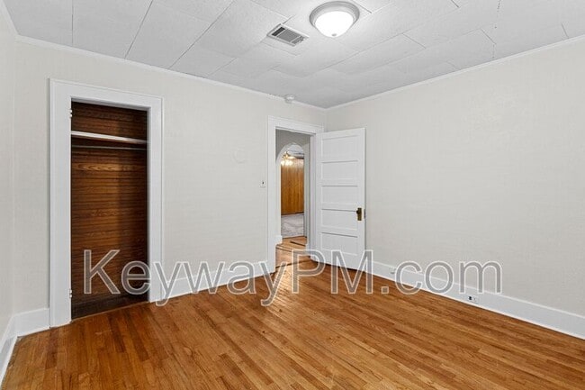 Building Photo - 1870 Kissingbower Rd