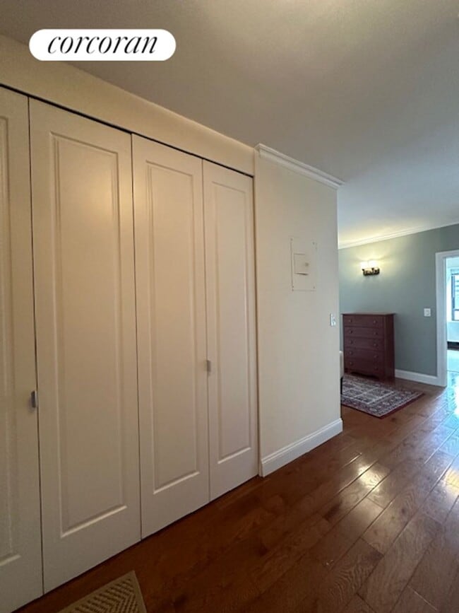 Building Photo - 240 E 47th St
