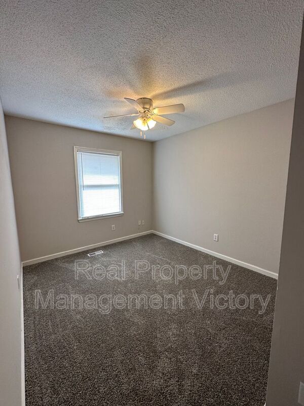 Building Photo - 5040 Cheshire Ct