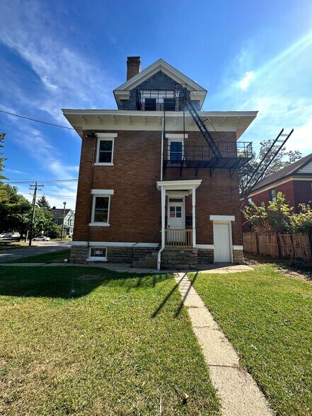 Building Photo - 4173 Forest Ave