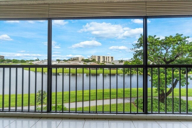 Primary Photo - 14747 Cumberland Dr