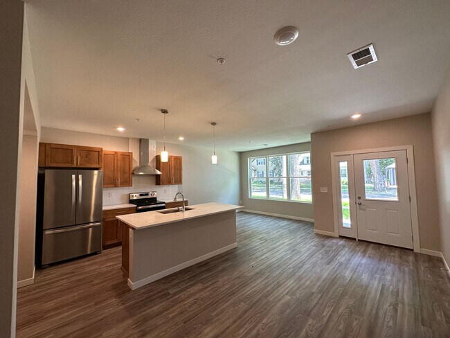 Building Photo - 1112 12th St N