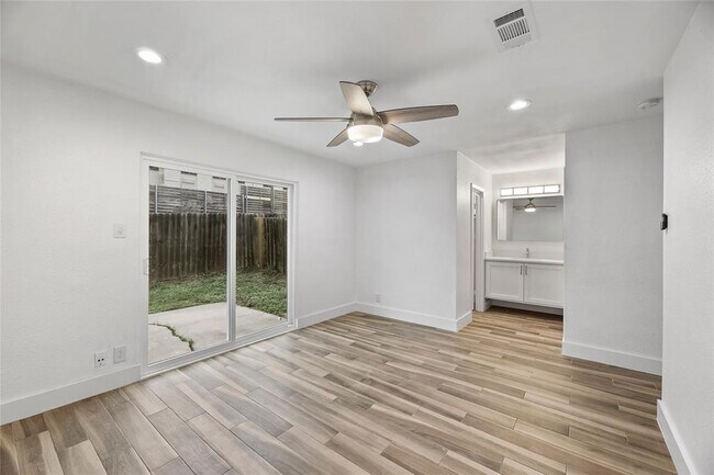 Building Photo - 2500 Audubon Pl
