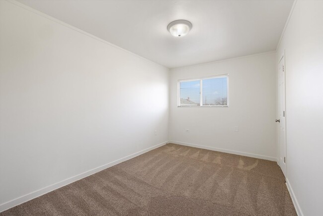 Building Photo - 1517/1519 Thayer Dr