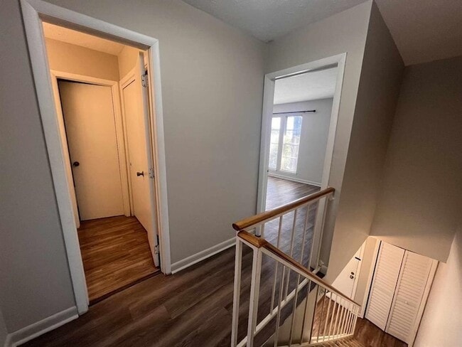 Building Photo - 214 Westwood Dr