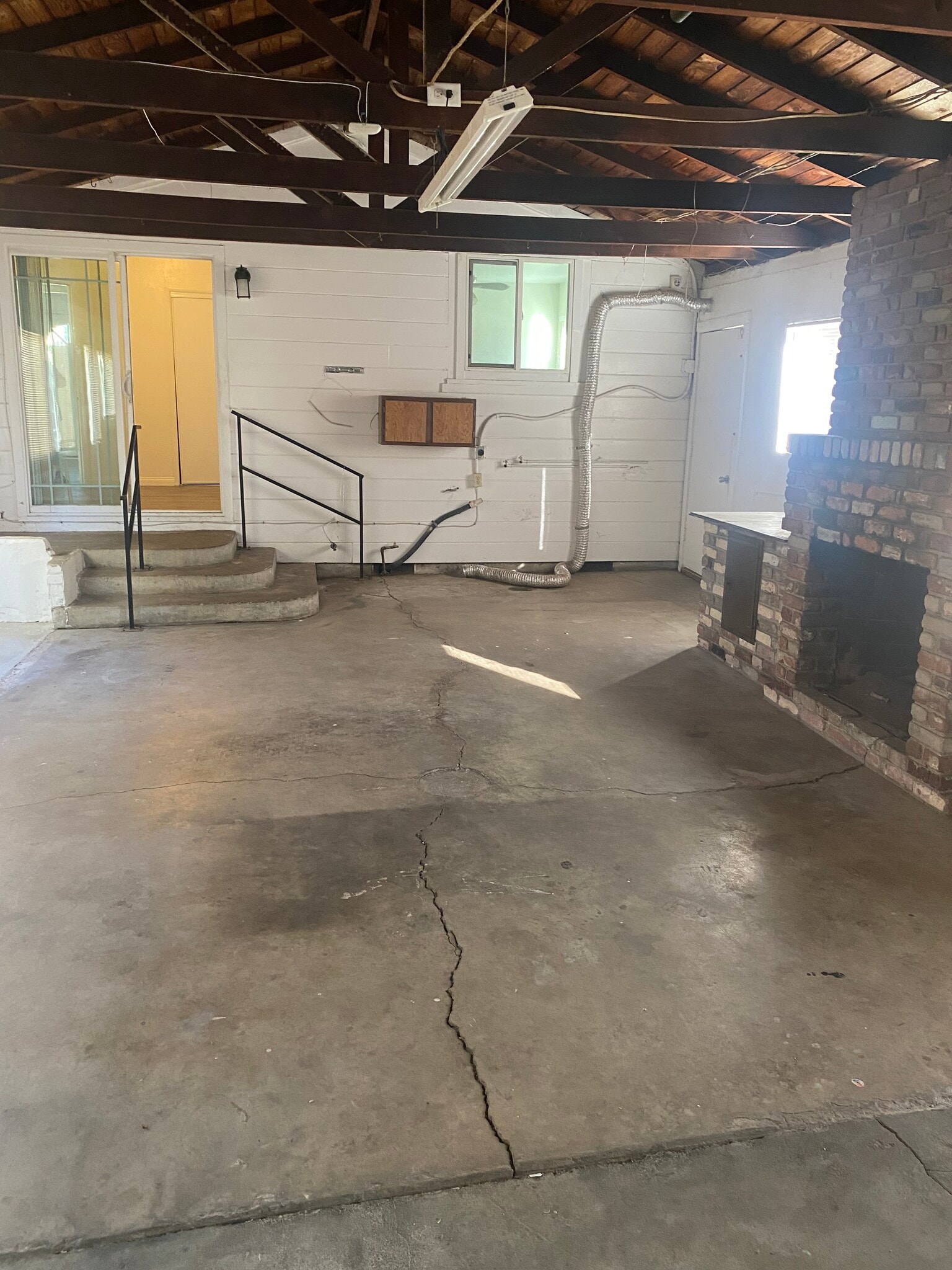 Building Photo - 309 Griffiths St