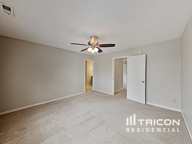 Building Photo - 13143 N Brick Chapel Dr