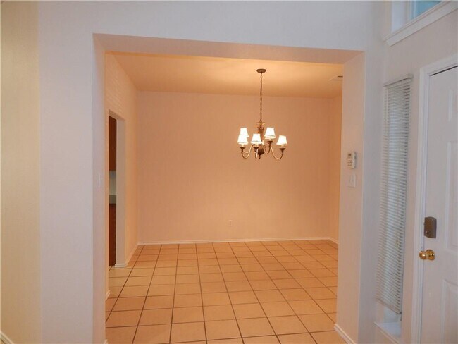 Building Photo - 10909 N Canoa Hills Trail