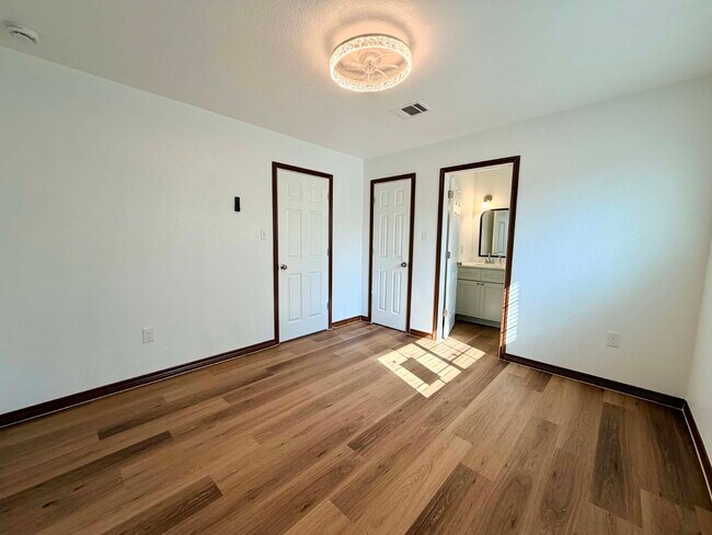 Building Photo - 10715 Carvel Ln