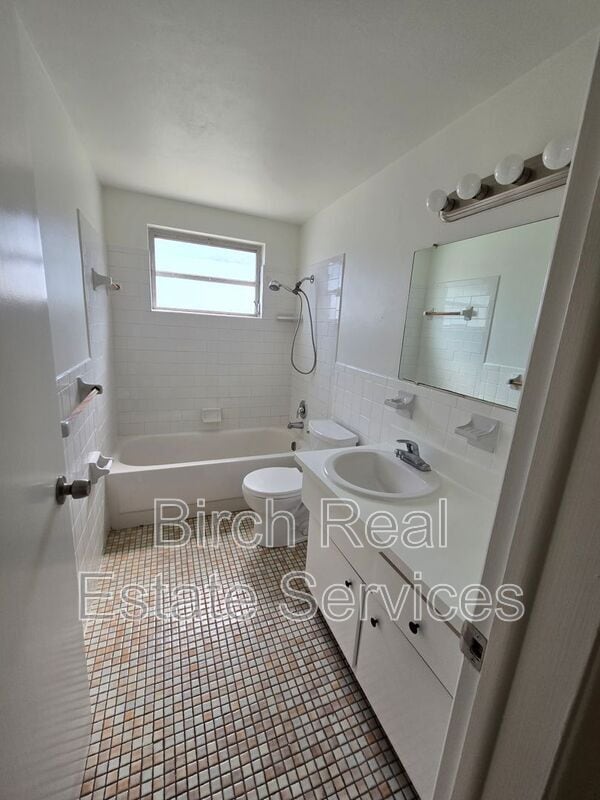Building Photo - 1625 Colmar Dr