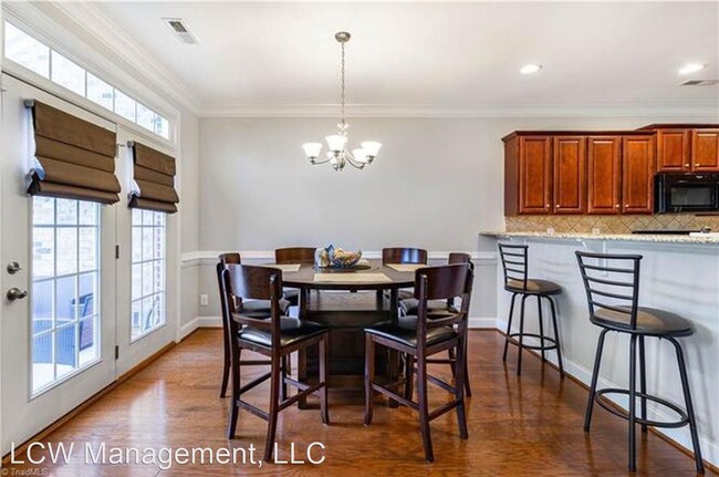 Building Photo - 5093 Wyngate Village Dr