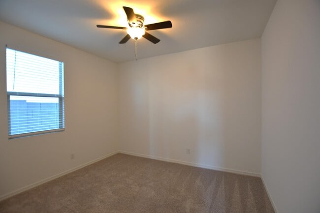 Building Photo - 37584 N Singletree Dr