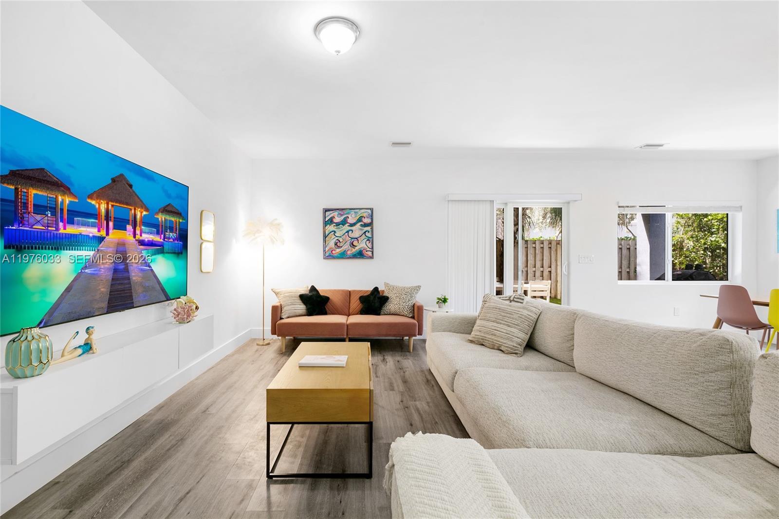 Building Photo - 1123 NE 23rd Ter