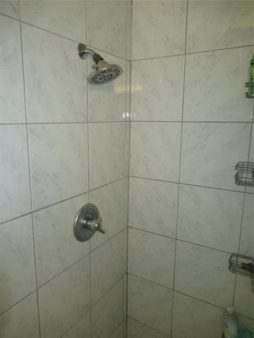 Building Photo - 707 High Crest Dr
