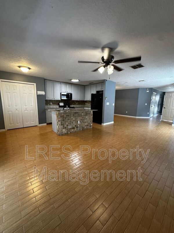 Building Photo - 2825 Cliffe Ct