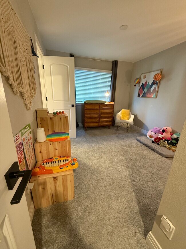 Building Photo - 1818 Rose Quartz Heights