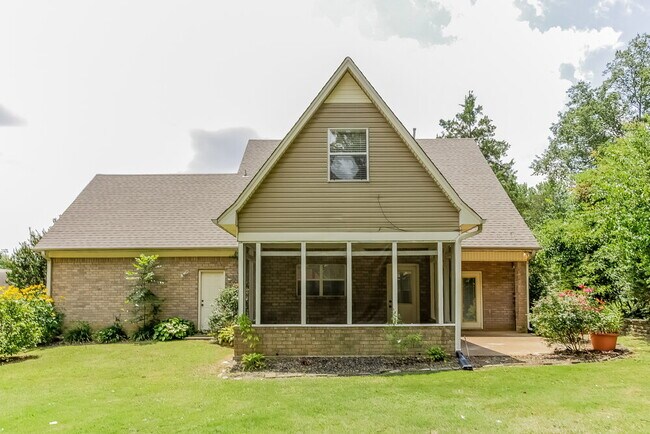 Building Photo - 9296 McClendon Cir N