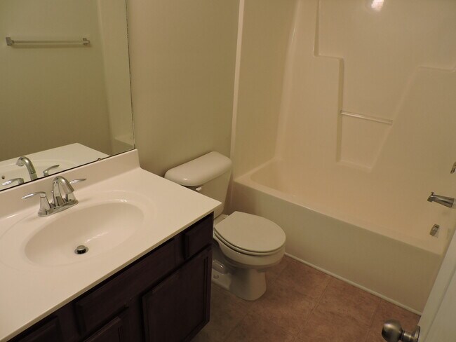 Building Photo - 121 Heather Glenn Cir