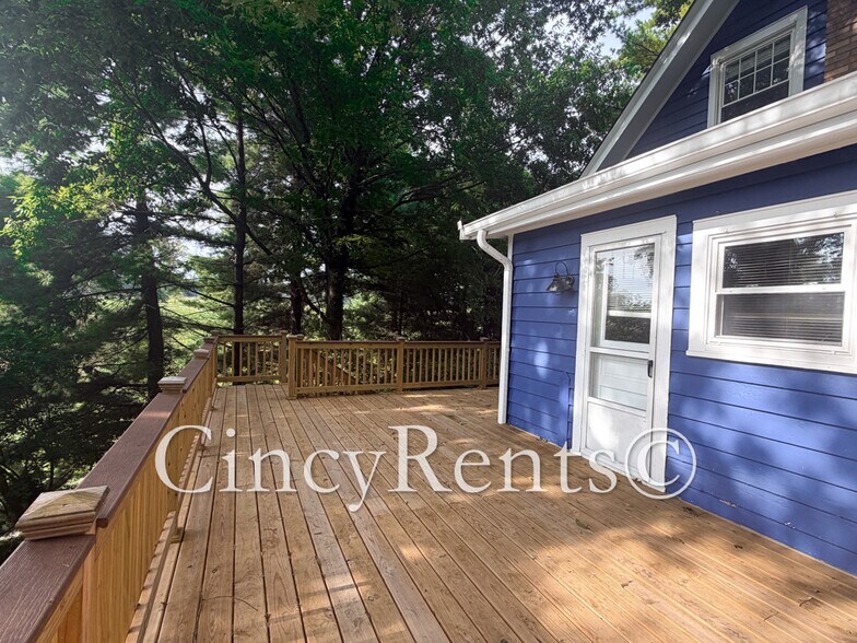 Building Photo - 3559 Rawson Pl