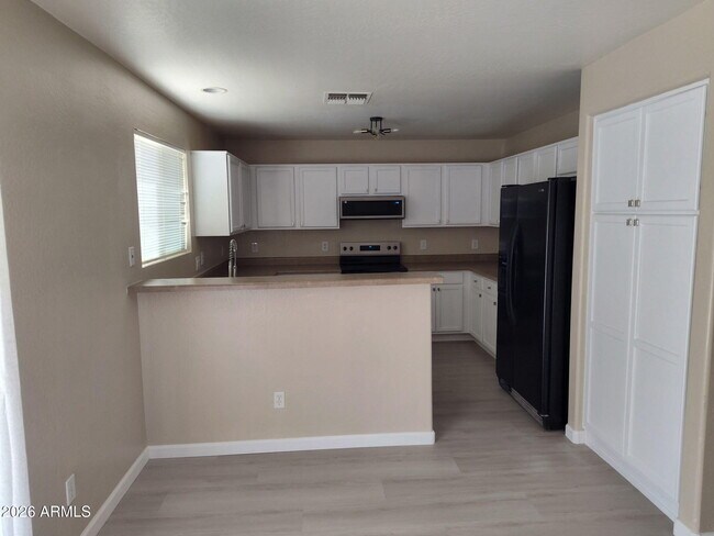 Building Photo - 65 N 224th Ln