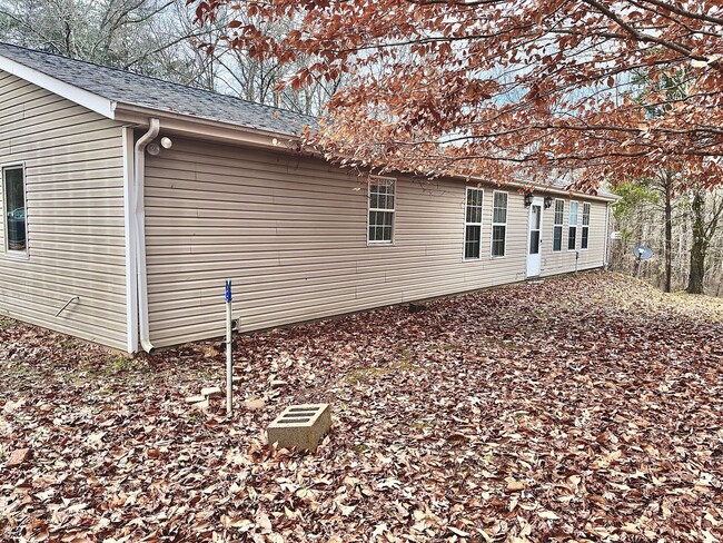 Building Photo - 4 Bedroom 1 Bathroom House in Calloway