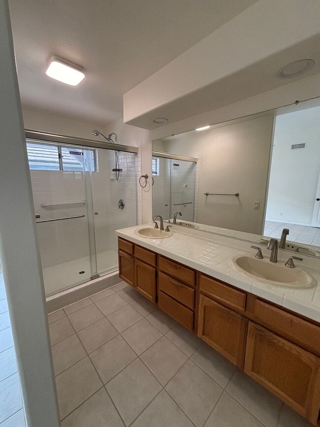Building Photo - 2 Bedroom 2 Bathroom Condo Living in Great Community Located At West Village Of Singing Hills HOA.