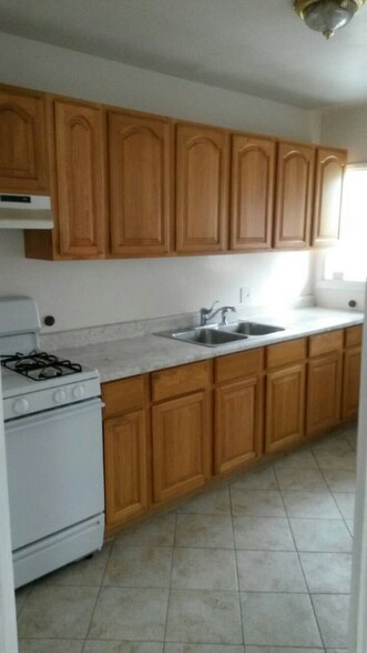 Building Photo - 820 Boylston St