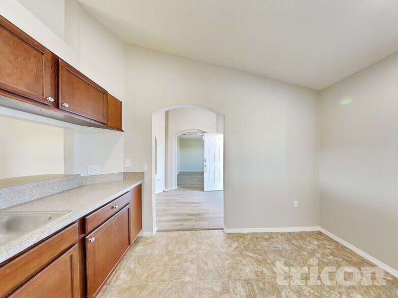 Building Photo - 495 Majestic Gardens Blvd