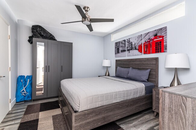 Building Photo - 3725 S Ocean Dr