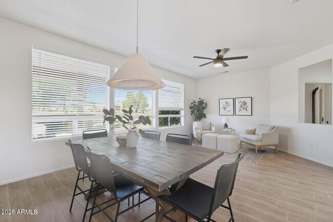 Building Photo - 22408 N Las Vegas Dr