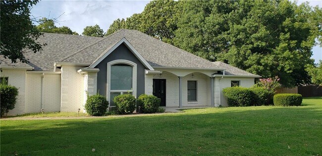 Building Photo - 55 Stonehenge Dr