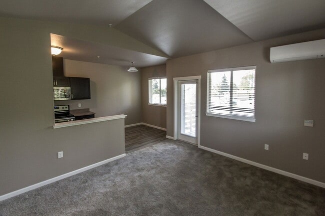 Building Photo - 4245 Hawthorne Ave NE