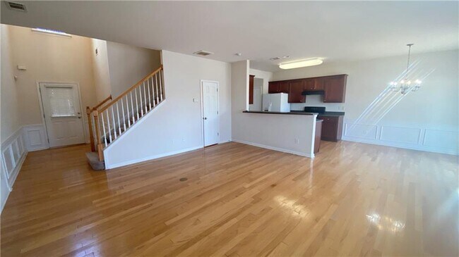 Building Photo - 2036 Fosco Dr NW