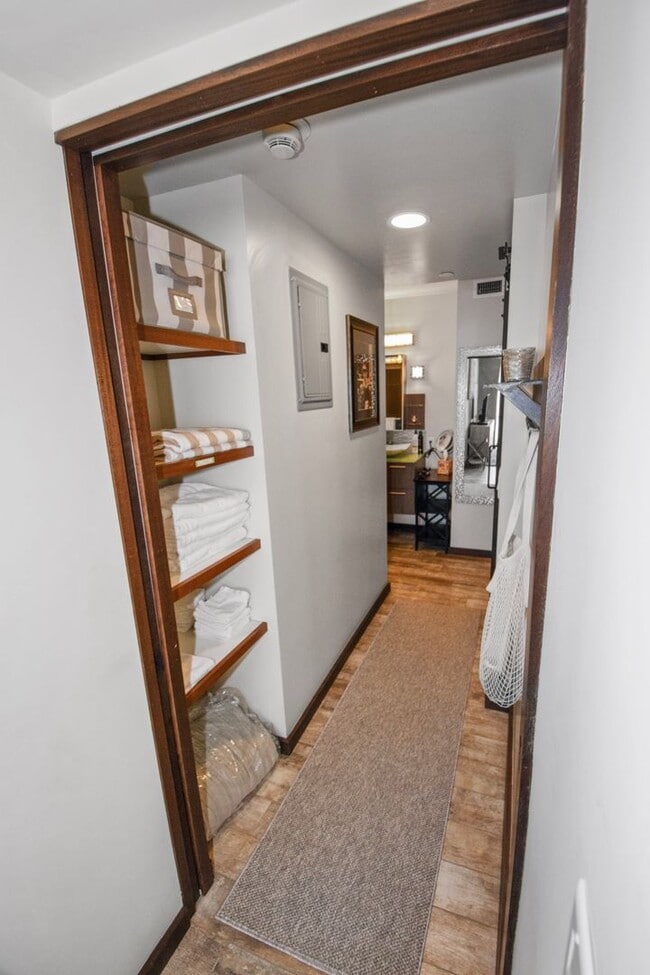 Building Photo - 1810 Avenida Del Mundo