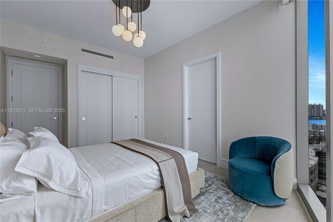 Building Photo - 17975 Collins Ave