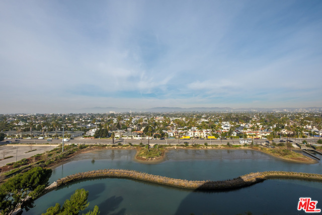 Building Photo - 4265 Marina City Dr